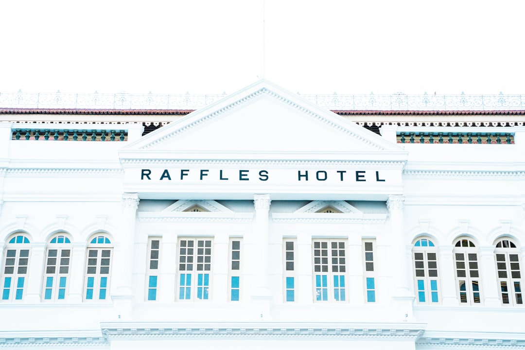 raffles-hotel-building-vebxiyzp4hq